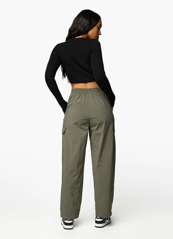 Gym King Utility Rib LS Crop Top - Black