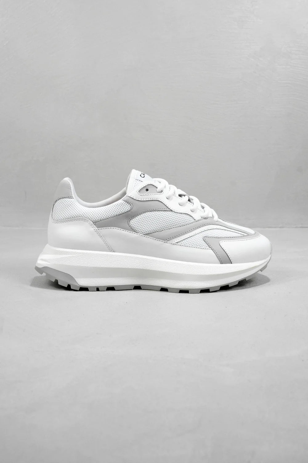 Capo Omni Trainer - White/Light Grey