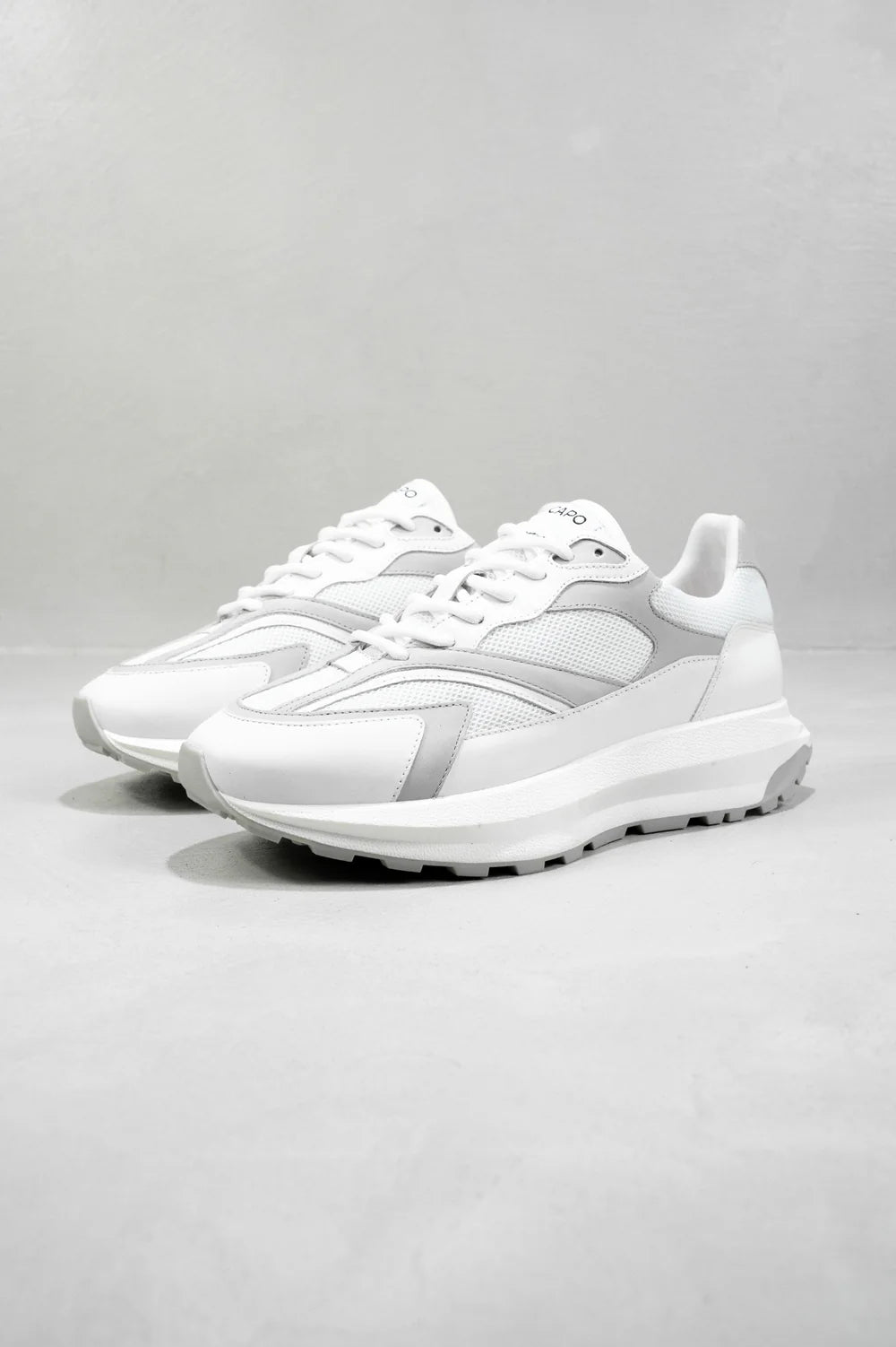 Capo Omni Trainer - White/Light Grey