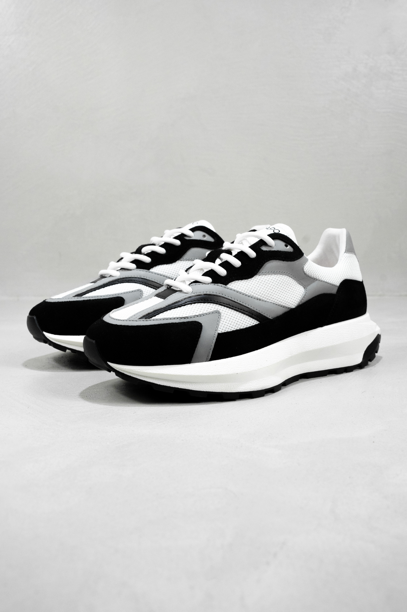 Capo OMNI Trainer - Black/White/Light Grey