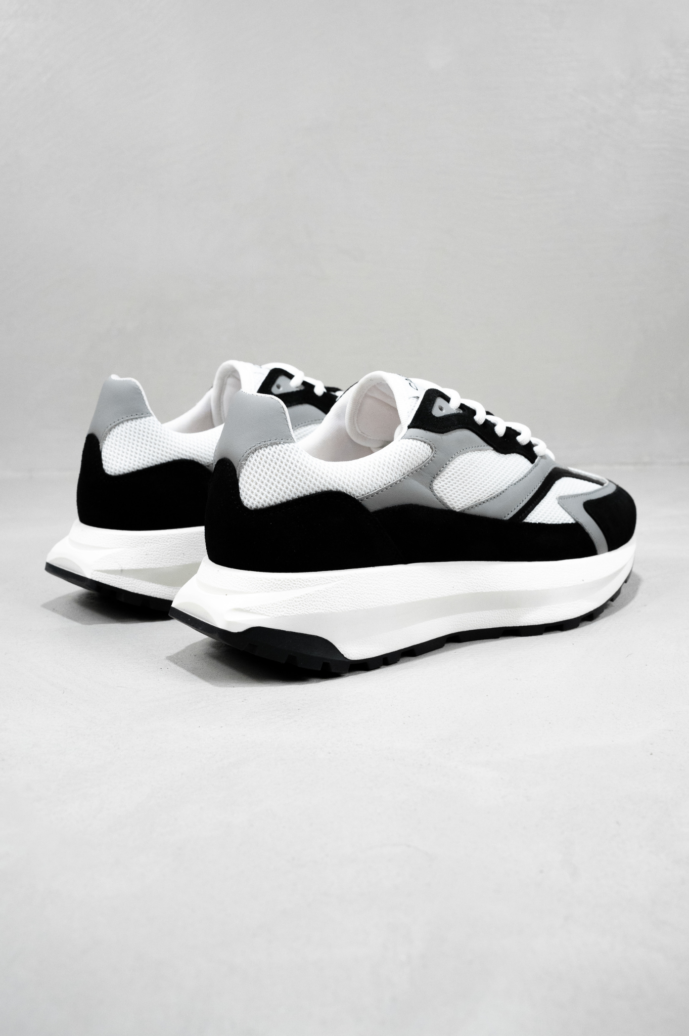Capo OMNI Trainer - Black/White/Light Grey
