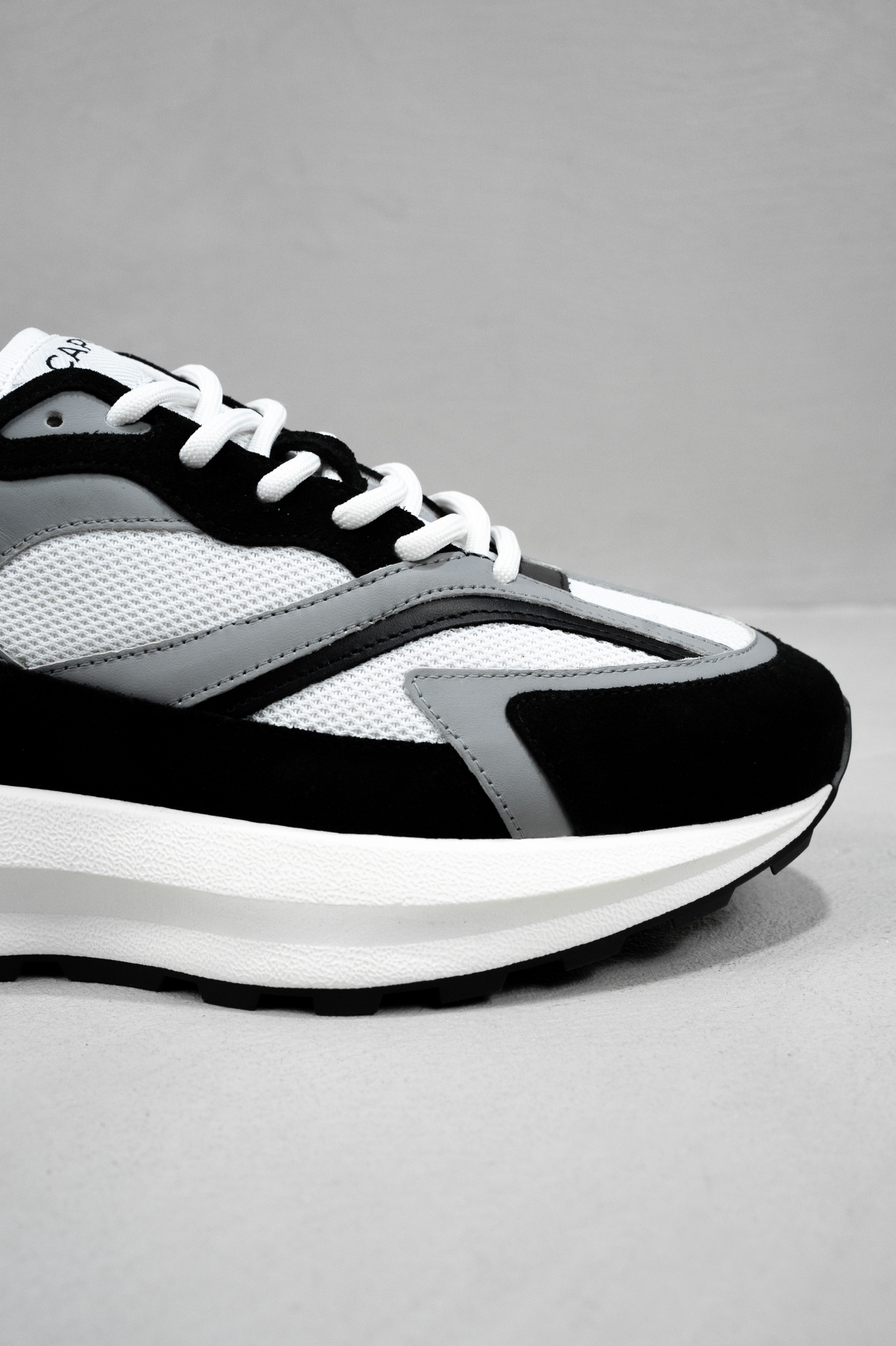 Capo OMNI Trainer - Black/White/Light Grey