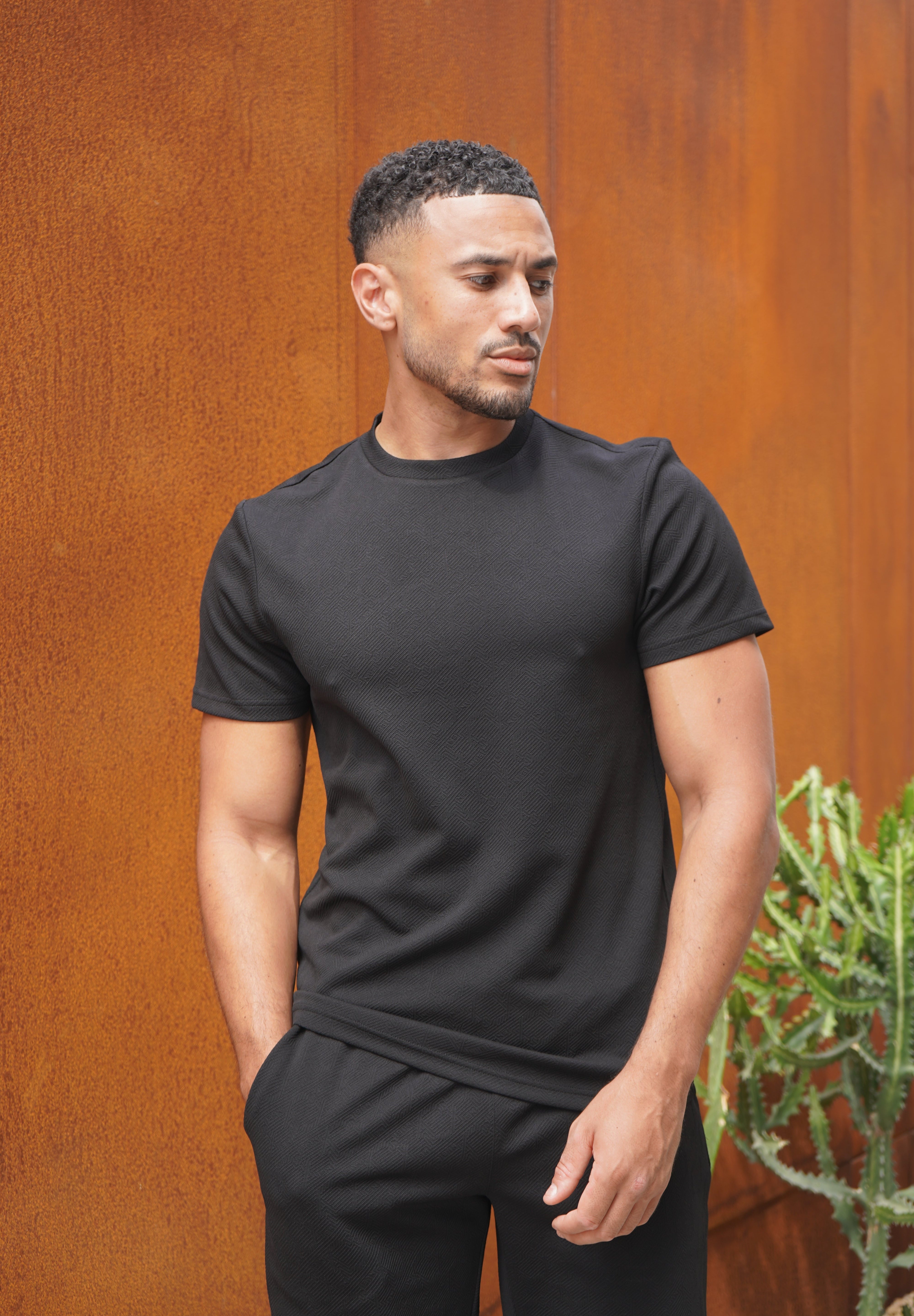 Capo Aztec Revere T-Shirt - Black