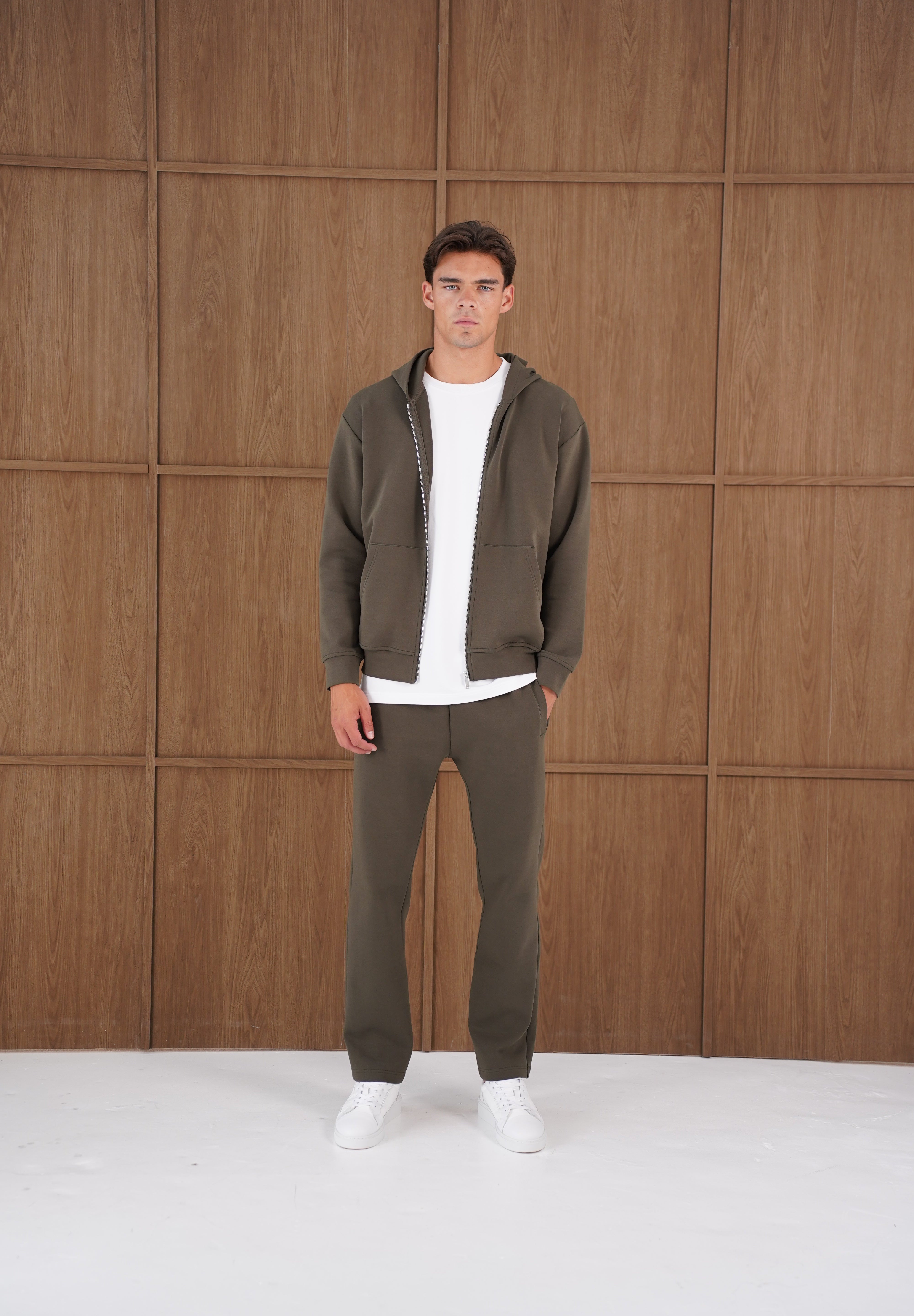 Capo Toby Straight Hem Jogger - Dark Olive