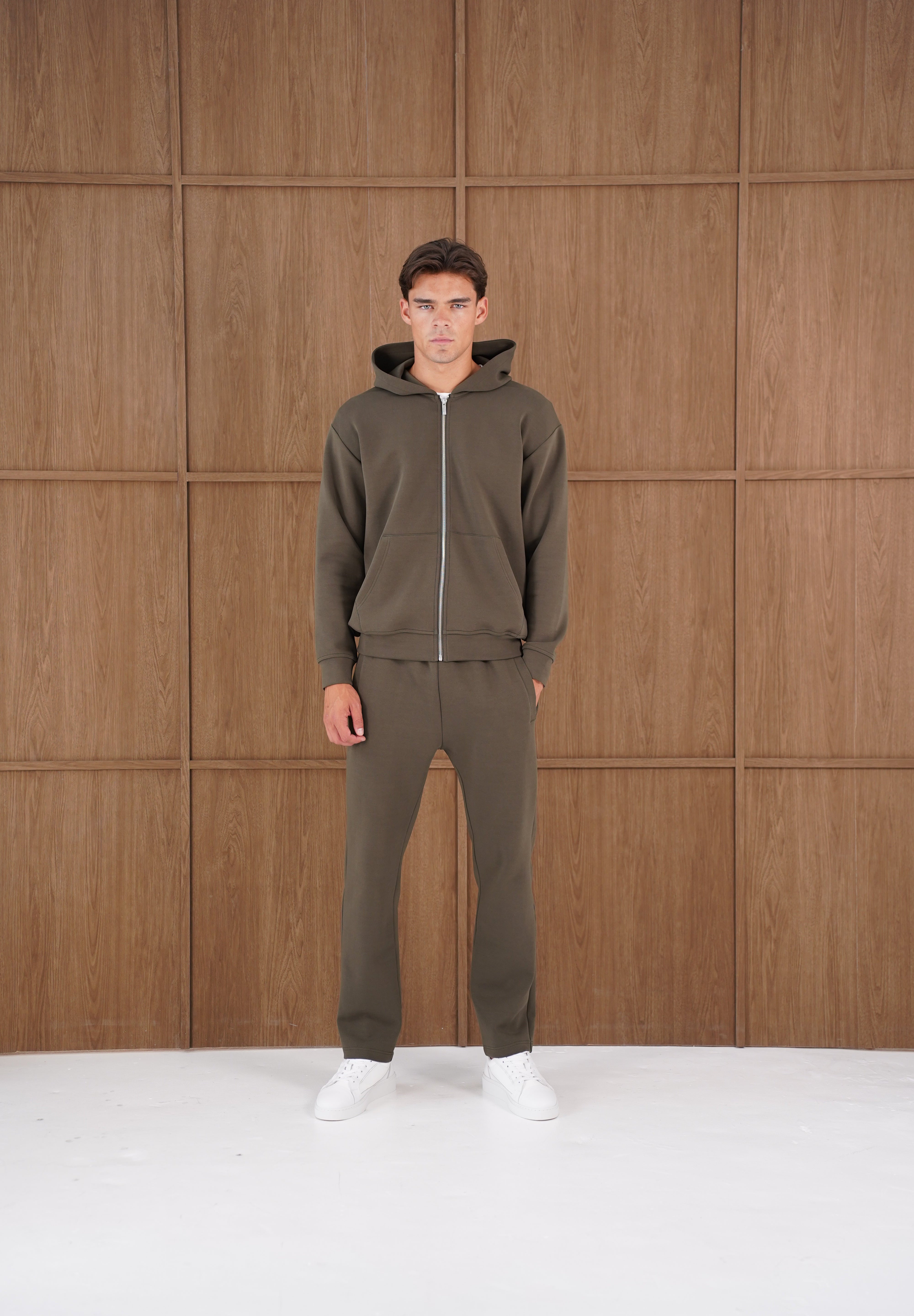 Capo Toby Straight Hem Jogger - Dark Olive