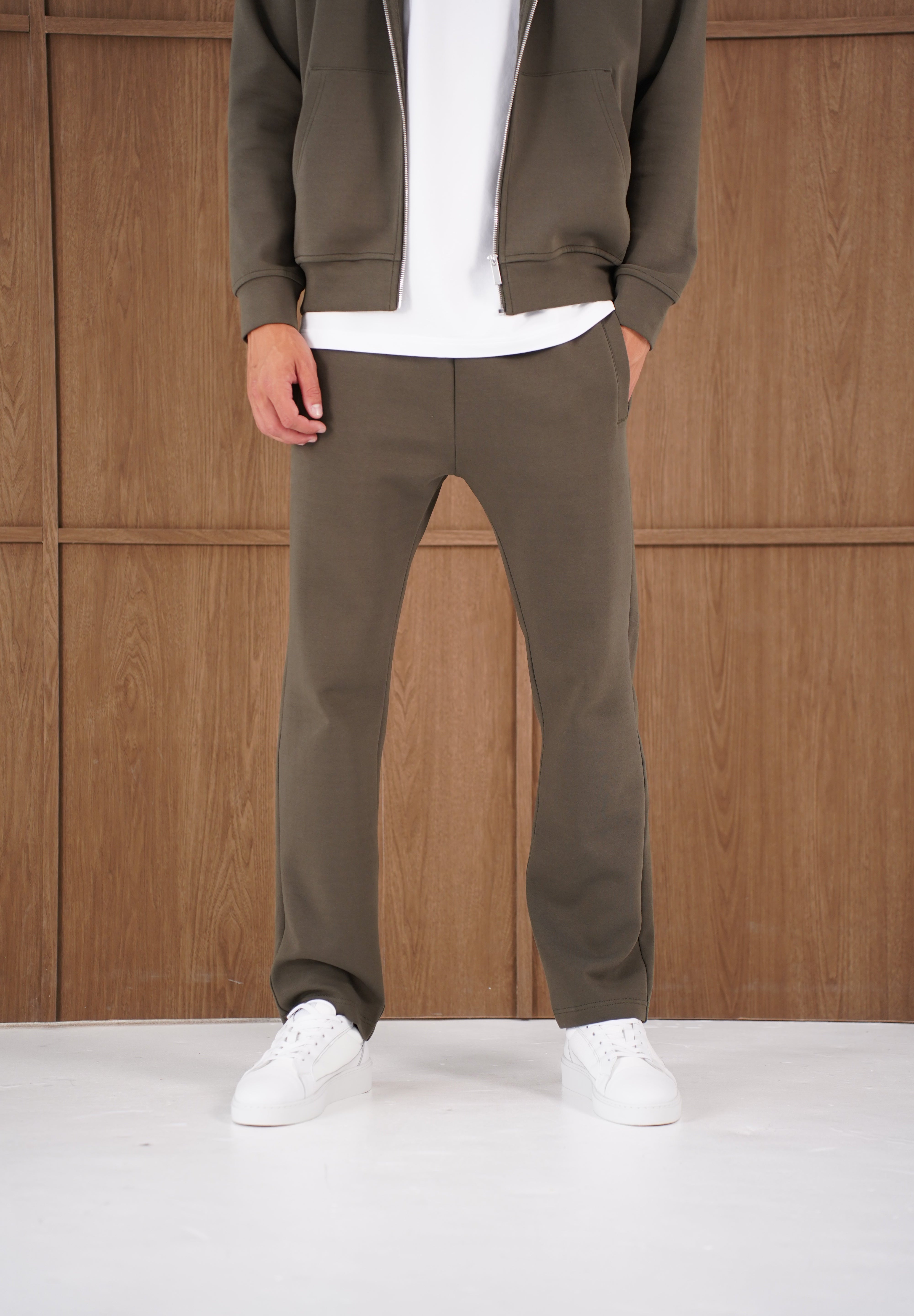 Capo Toby Straight Hem Jogger - Dark Olive